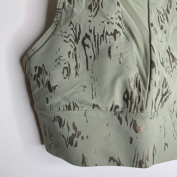 Sweaty Betty x Halle Berry Athena Sport Bra in Green Cambium Small - Picture 5 of 15